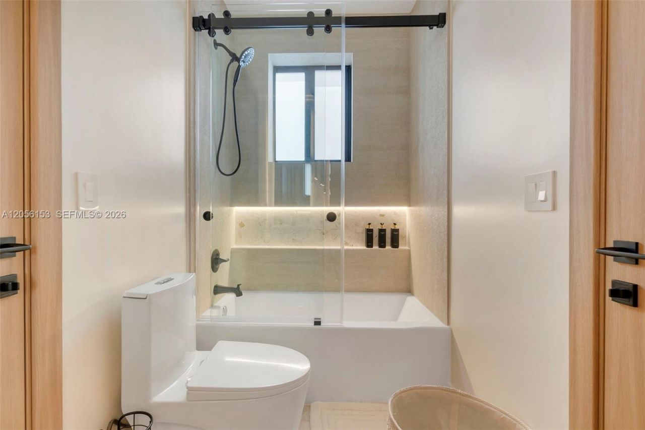 3011 SW 27th St , Unit 1, Miami, FL 33133 Photo