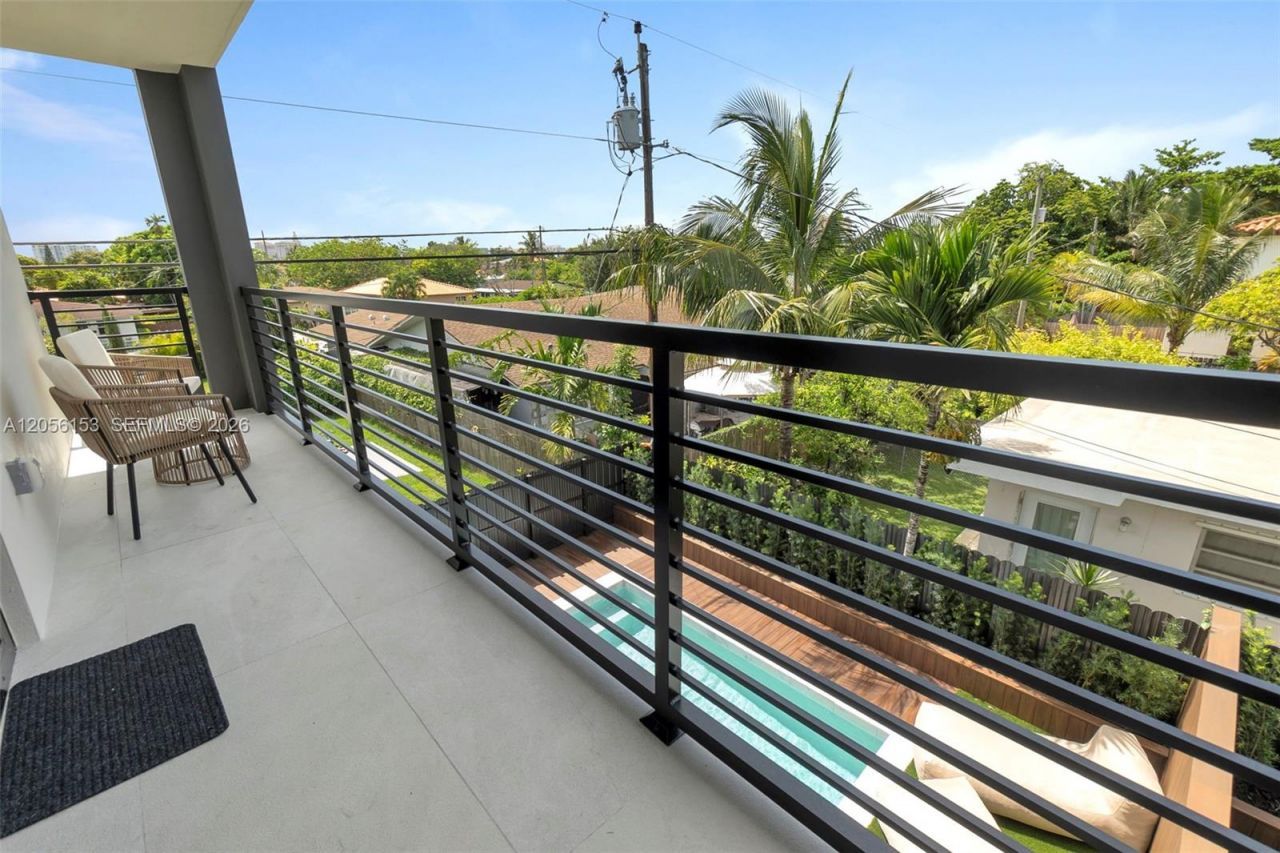 3011 SW 27th St , Unit 1, Miami, FL 33133 Photo