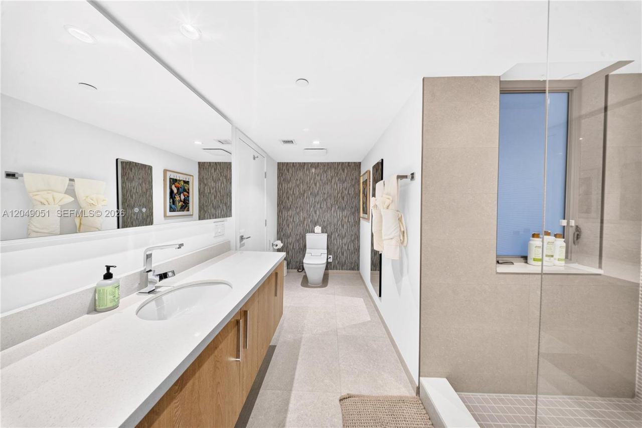 1100 100th St, Unit 401, Bay Harbor Islands, FL 33154 Photo