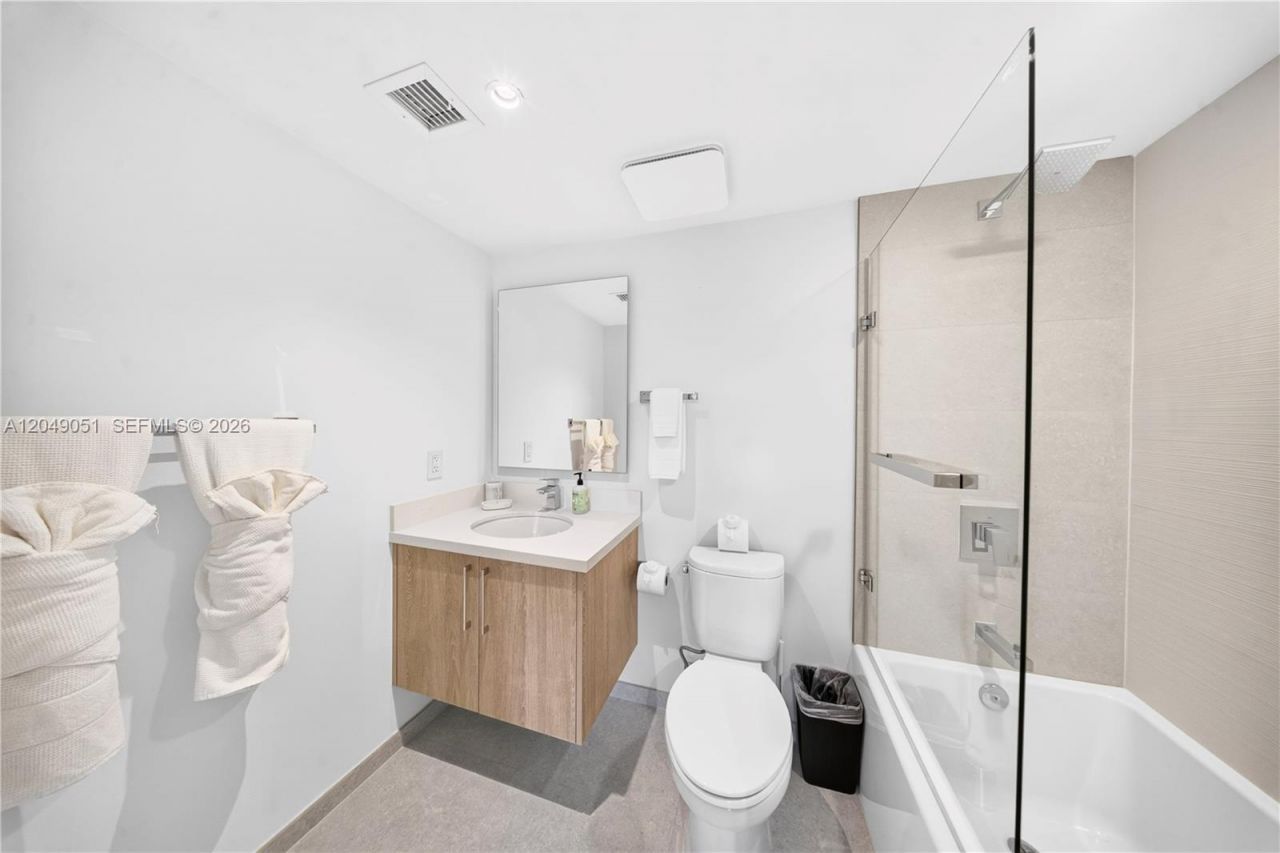 1100 100th St, Unit 401, Bay Harbor Islands, FL 33154 Photo