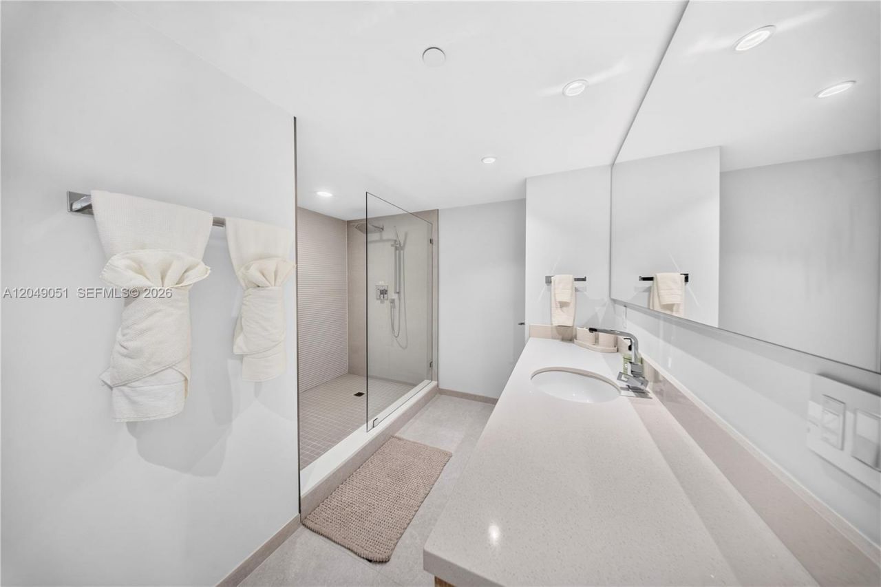 1100 100th St, Unit 401, Bay Harbor Islands, FL 33154 Photo