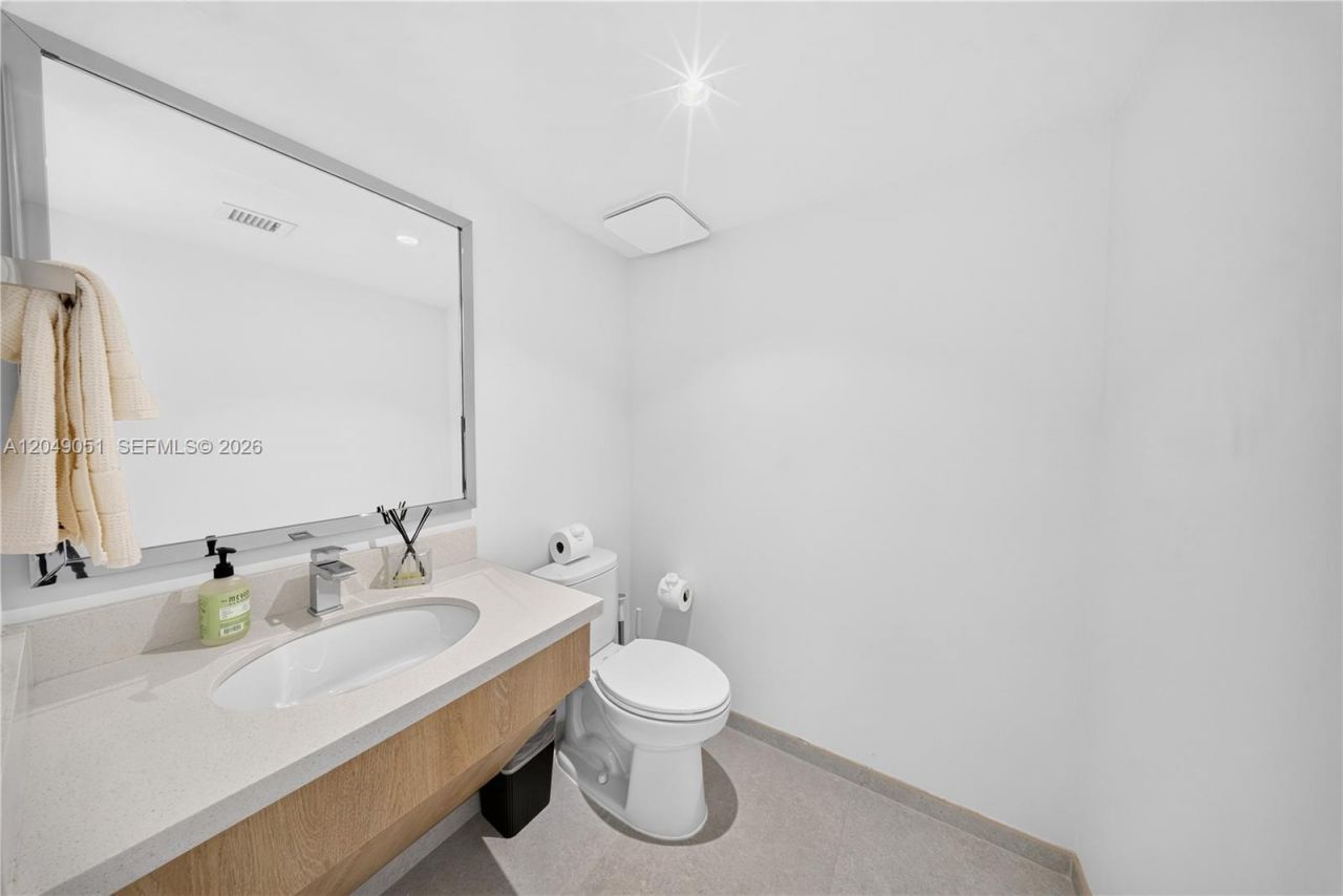 1100 100th St, Unit 401, Bay Harbor Islands, FL 33154 Photo