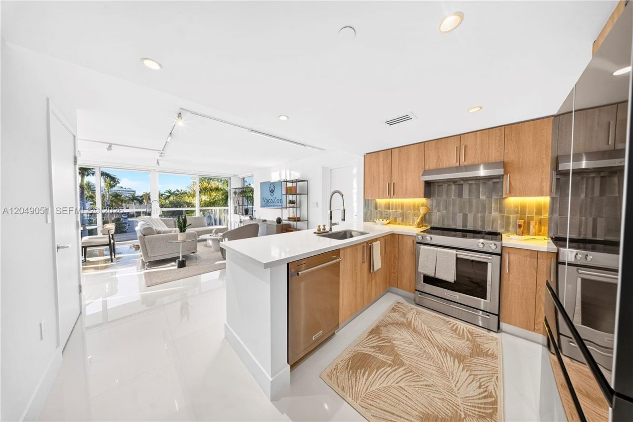 1100 100th St, Unit 401, Bay Harbor Islands, FL 33154 Photo