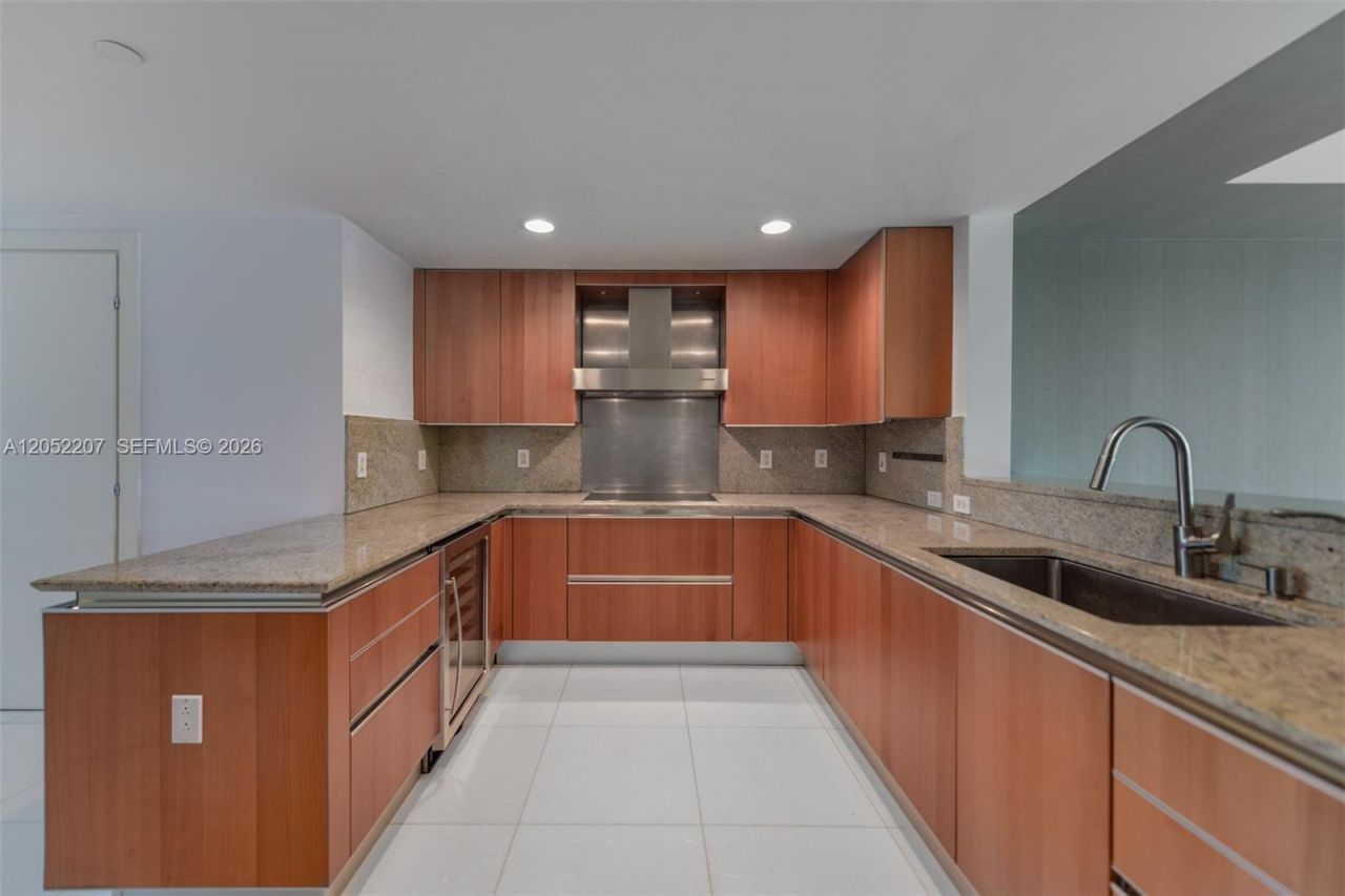 2627 S Bayshore Dr , Unit 604, Miami, FL 33133 Photo