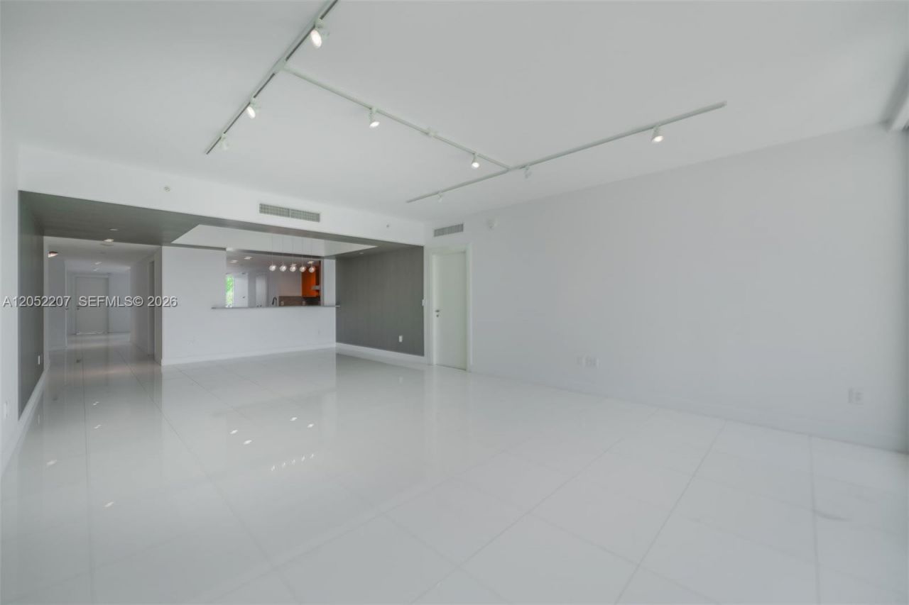 2627 S Bayshore Dr , Unit 604, Miami, FL 33133 Photo