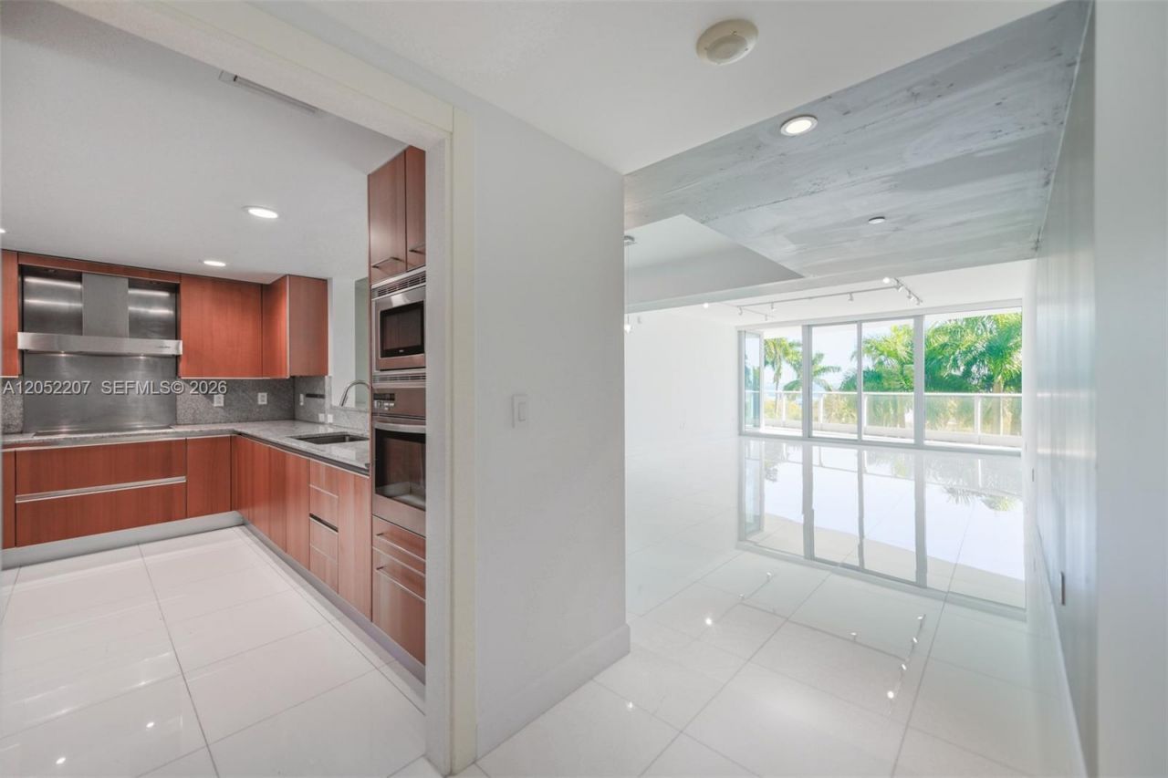 2627 S Bayshore Dr , Unit 604, Miami, FL 33133 Photo