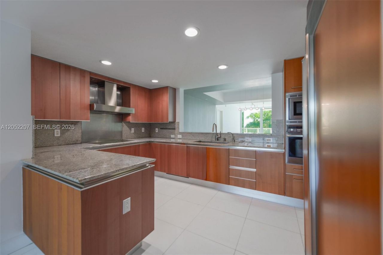 2627 S Bayshore Dr , Unit 604, Miami, FL 33133 Photo