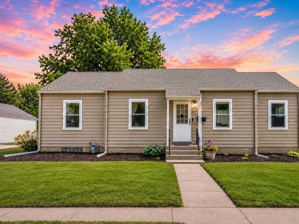 949 7th Avenue SW, Faribault, MN 55021