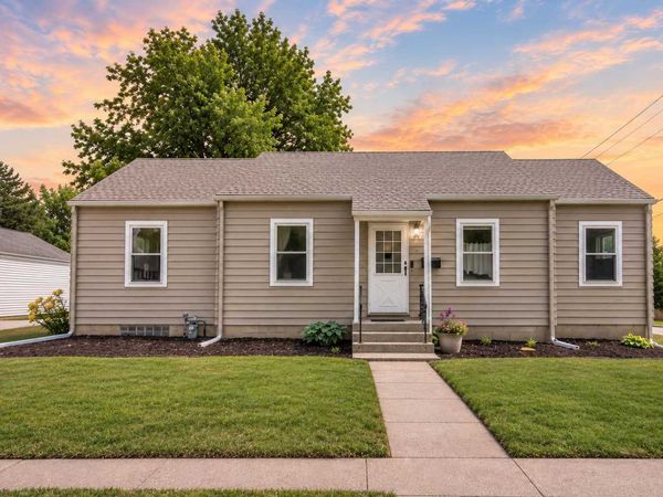 949 7th Avenue SW, Faribault, MN 55021