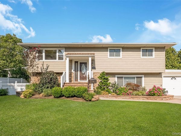 1777 Roberta Lane , Merrick, NY 11566