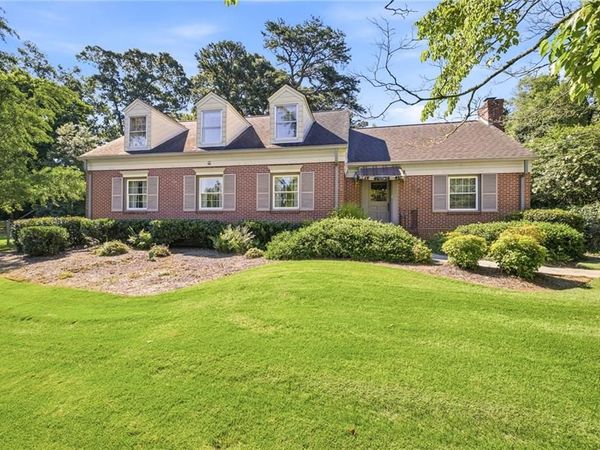 1154 Glenwood Drive , Gainesville, GA 30501