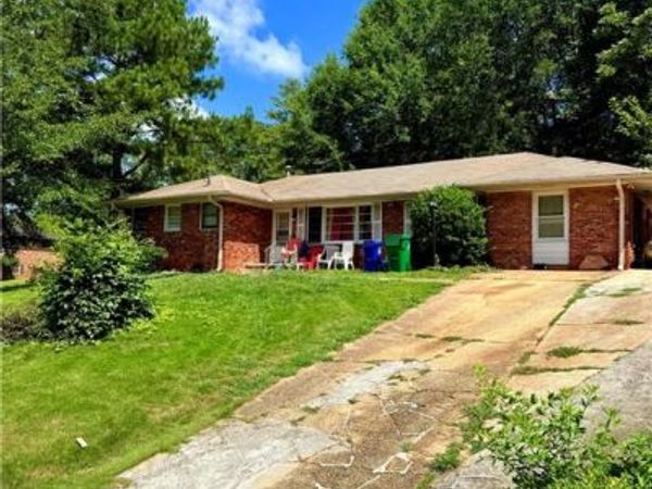 3304 Casa Linda Drive , Decatur, GA 30032