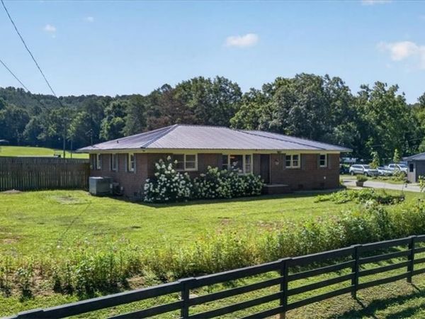 202 Peachtree Street , Fairmount, GA 30139