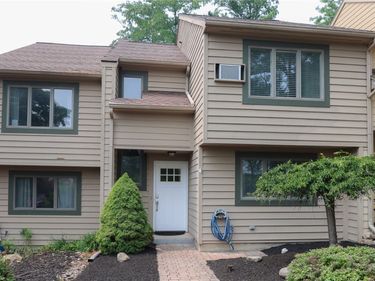 9 Golfside Circle, Canandaigua, NY 14424