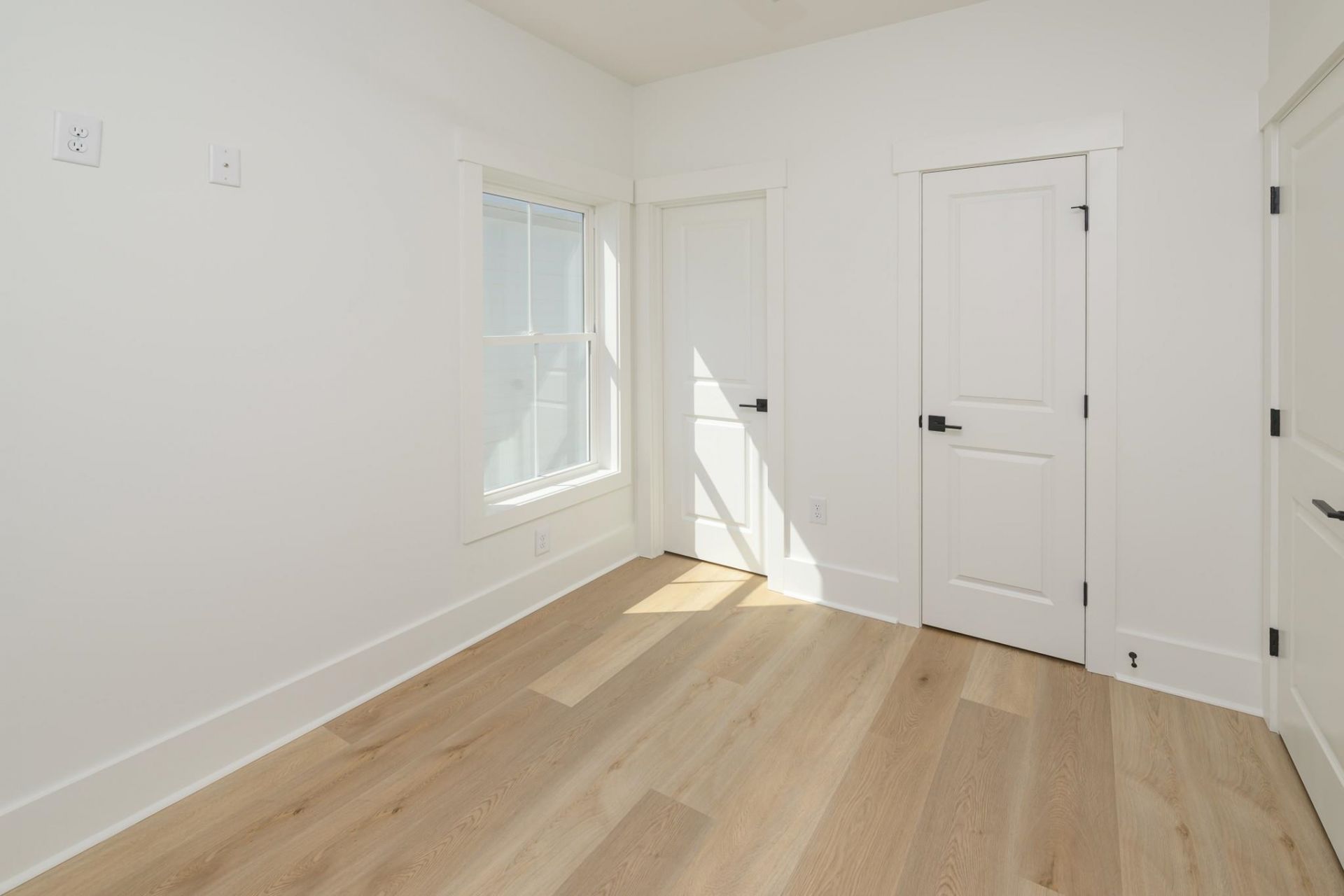 117 6th Ave. S  Photo 23