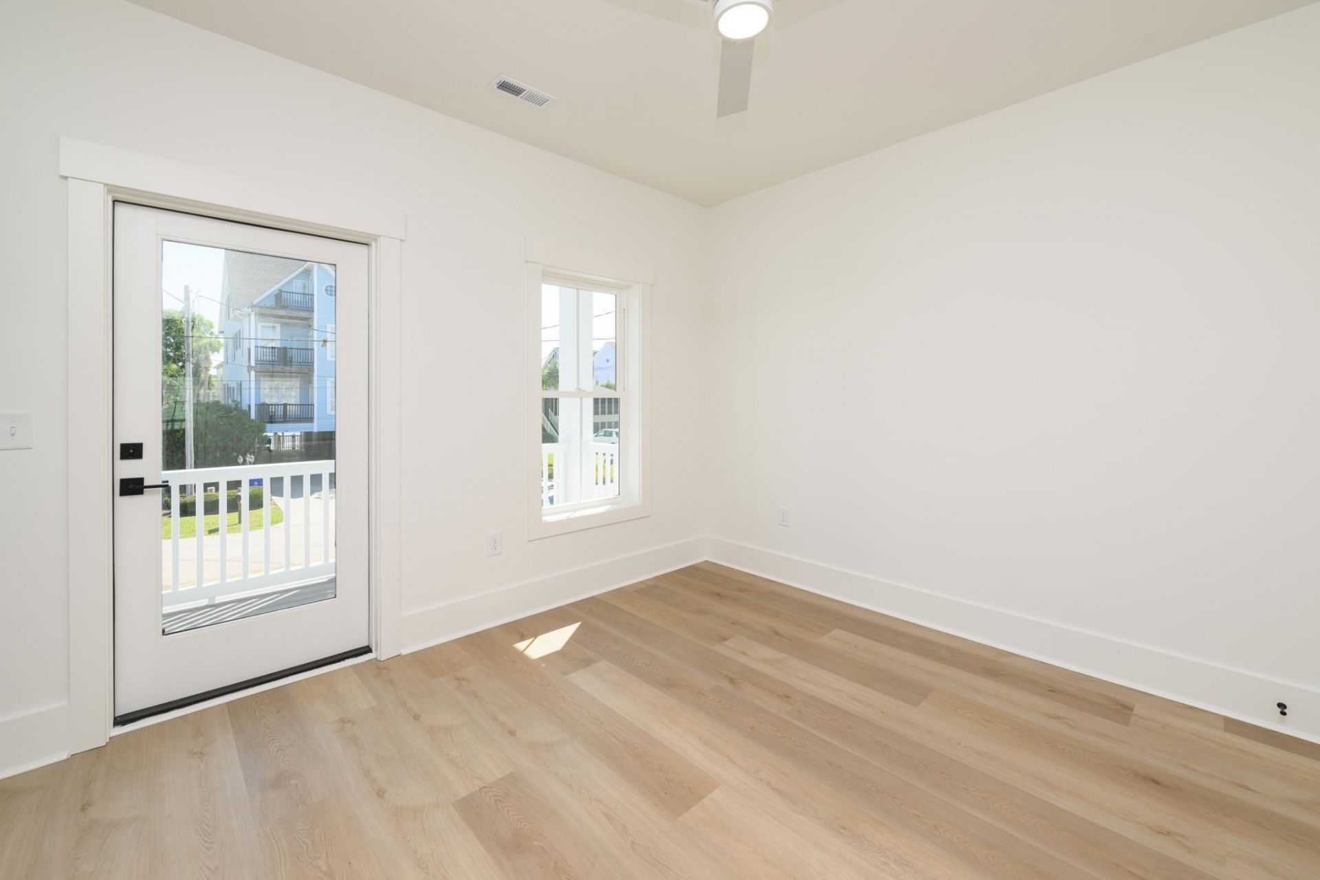117 6th Ave. S  Photo 9