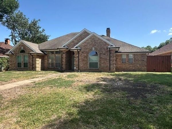 1520 Nettleton Drive, DeSoto, TX 75115