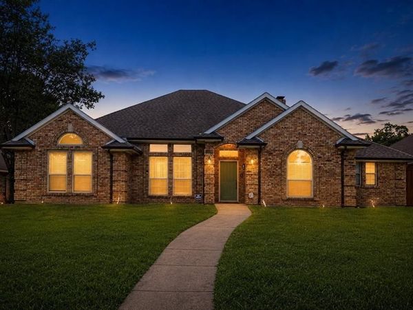 1520 Nettleton Drive, DeSoto, TX 75115