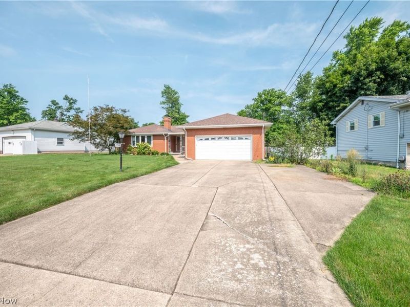1788 Lancaster Drive, Austintown, OH 44511 Photo 2