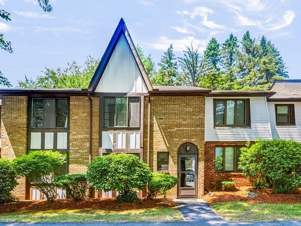 8 Cobblestone Ln, Unit 8, Worcester, MA 01606