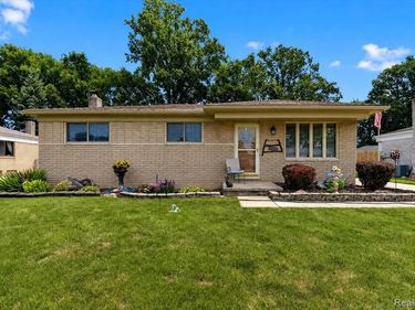 27241 Evelyn Avenue, Brownstown Twp, MI 48183