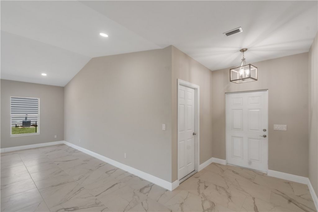 920 7th Street, Vero Beach, FL 32962 Photo