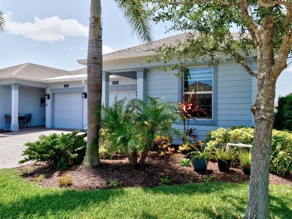 6105 RED MAPLE Manor, Vero Beach, FL 32966