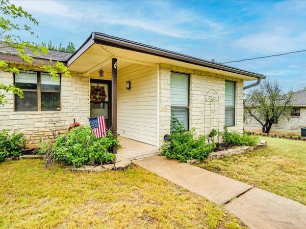 104 Clear Springs RD, Georgetown, TX 78628