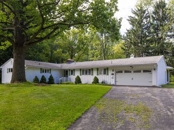 141 Glenview Lane , Rochester, NY 14609
