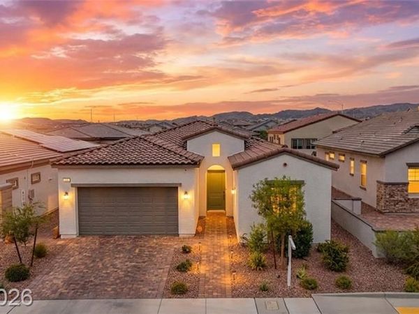 812 Klamath Springs Street, Henderson, NV 89011