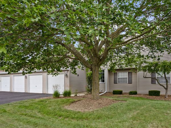546 E Shag Bark Lane , Unit B, Streamwood, IL 60107