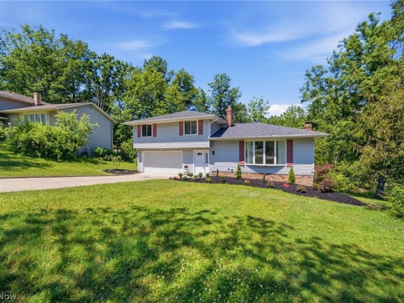 5864 North Oval, Solon, OH 44139 Photo 1