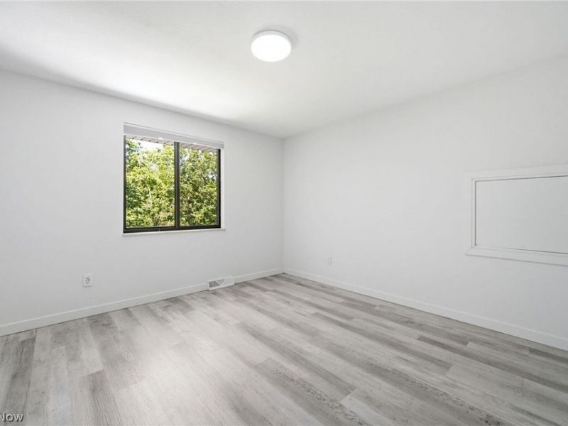 5864 North Oval, Solon, OH 44139 Photo 14