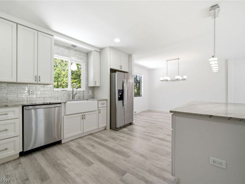5864 North Oval, Solon, OH 44139 Photo 2