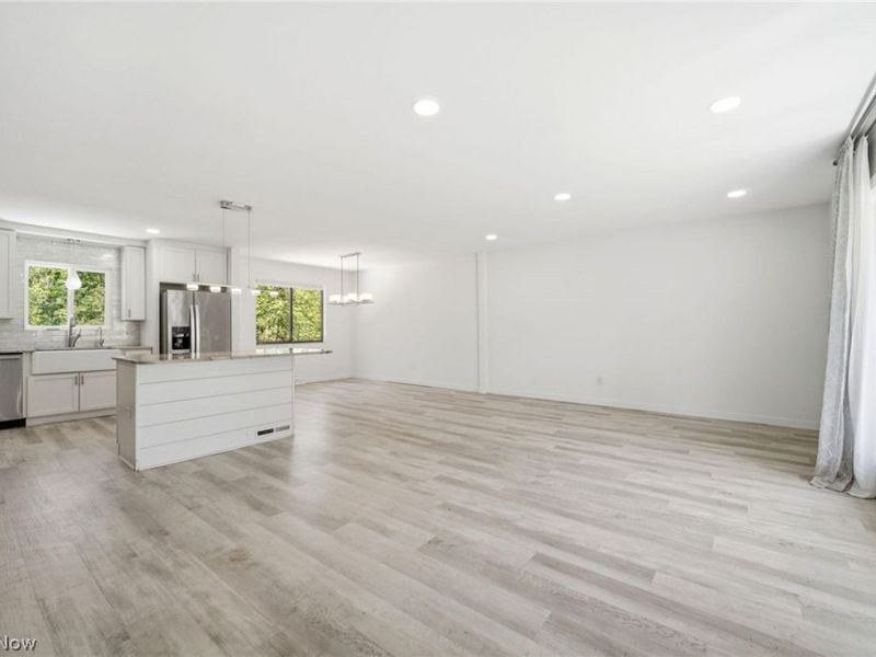 5864 North Oval, Solon, OH 44139 Photo 8