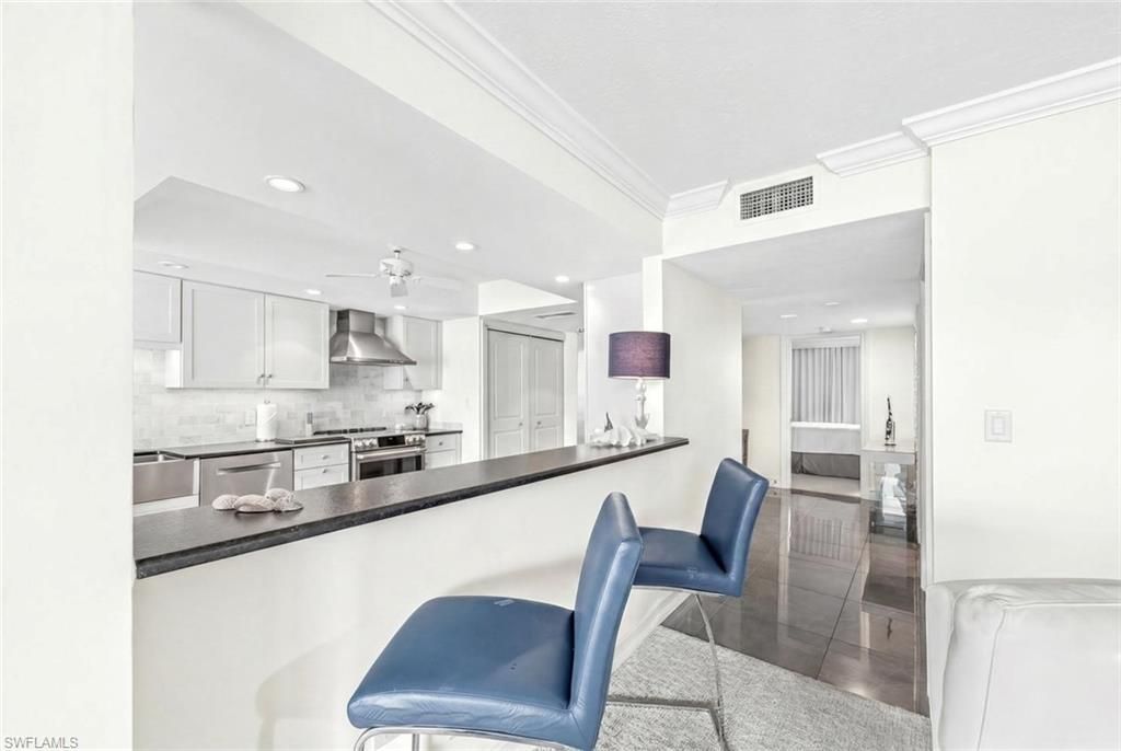 2381 Gulf Shore Blvd N, Unit 503, Naples, FL 34103 Photo