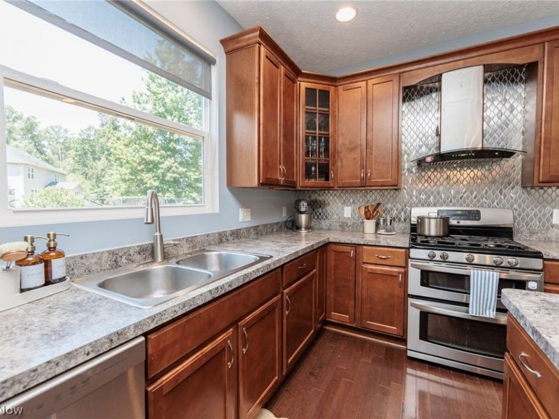 2436 Roxboro Street , Avon, OH 44011 Photo 11
