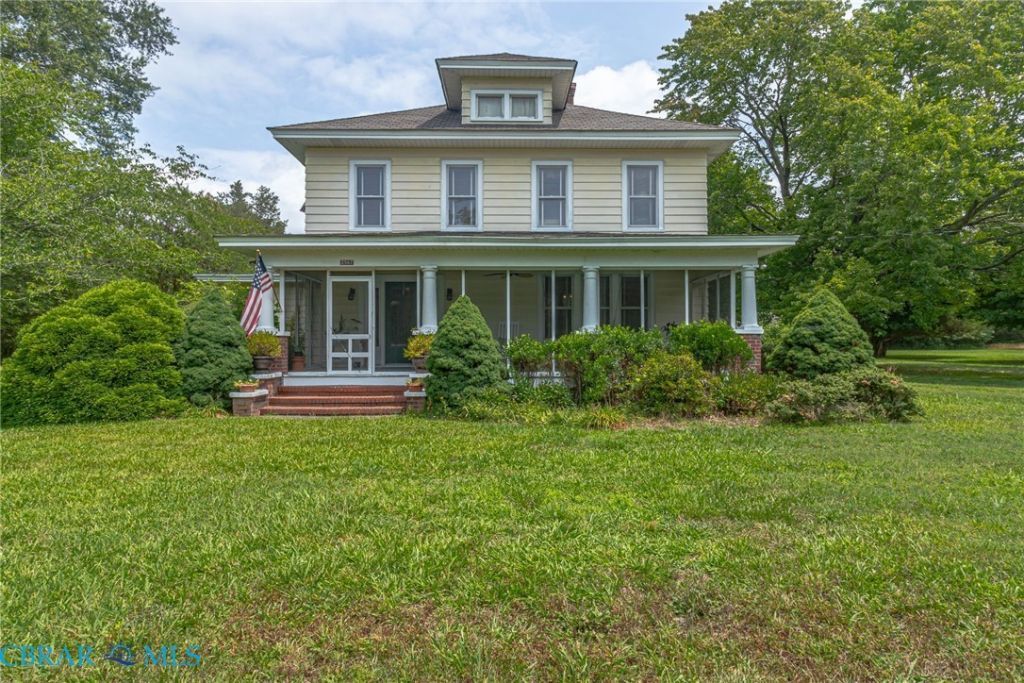 2567 New Point Comfort Highway, Port Haywood, VA 23138 Main Photo