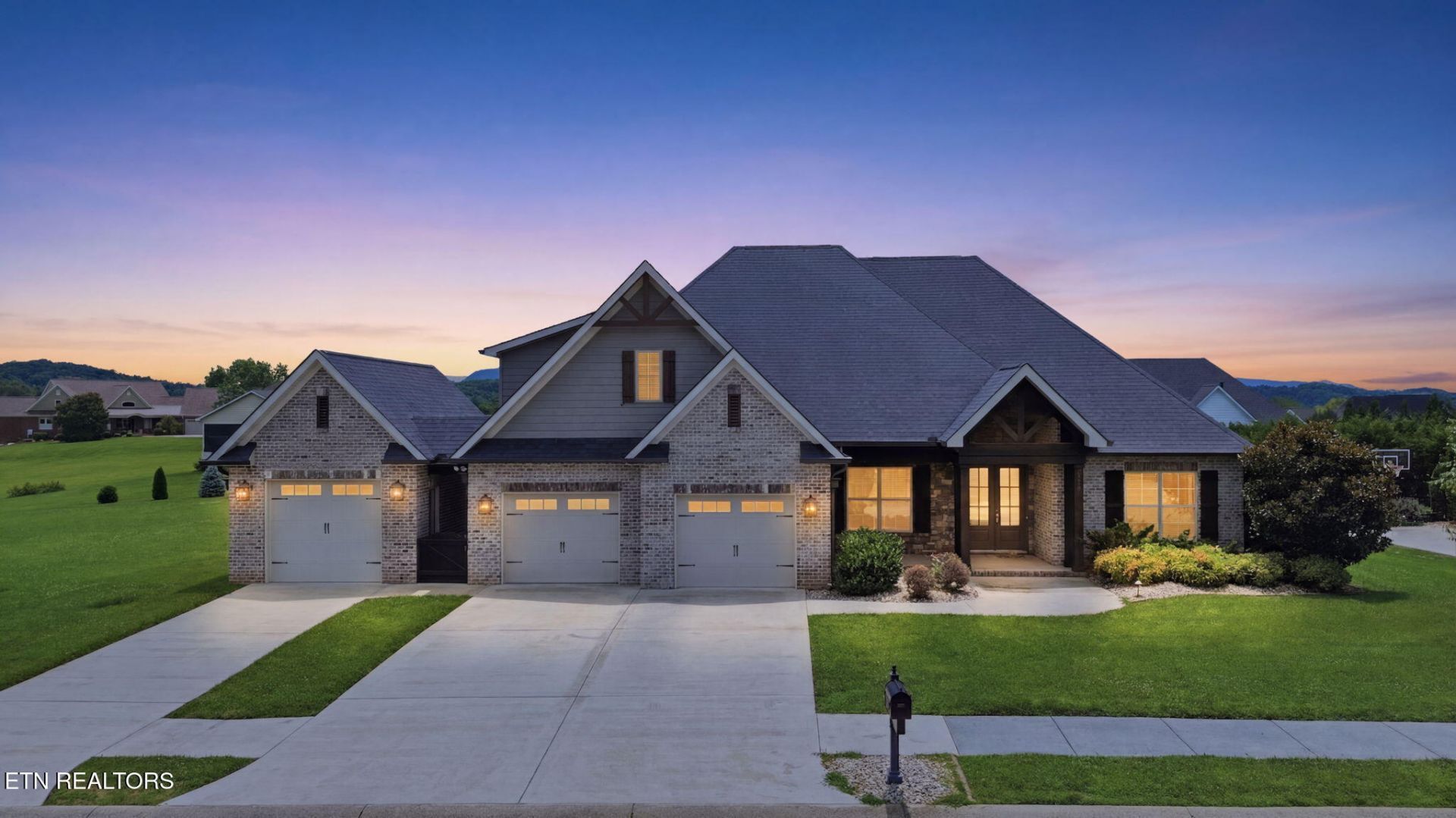 1319 Rippling Waters Circle, Sevierville, TN 37876 Main Photo
