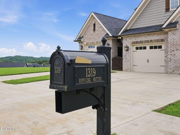 1319 Rippling Waters Circle, Sevierville, TN 37876