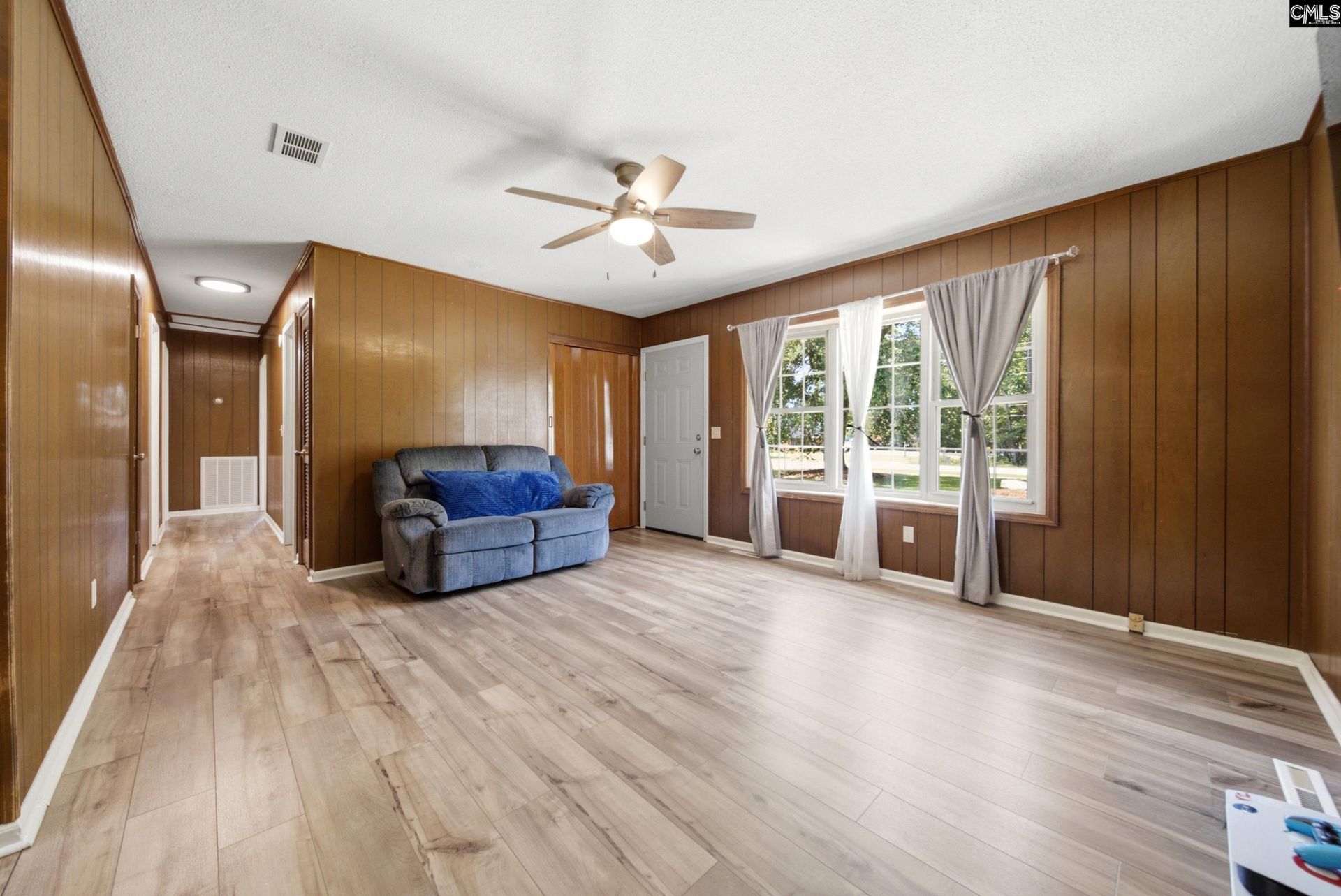 302 Mitchell Street Photo 6