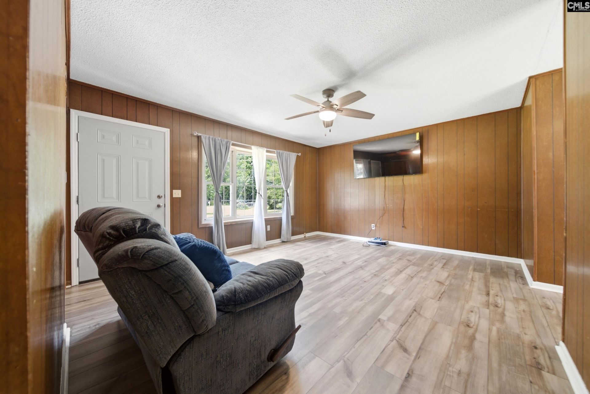 302 Mitchell Street Photo 7
