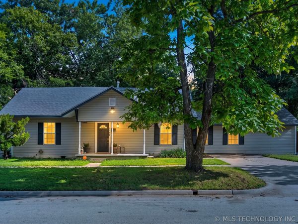 319 W Bryan Avenue, Sapulpa, OK 74066