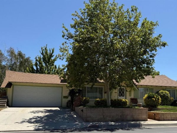 414 Brentwood Drive, Tehachapi, CA 93561