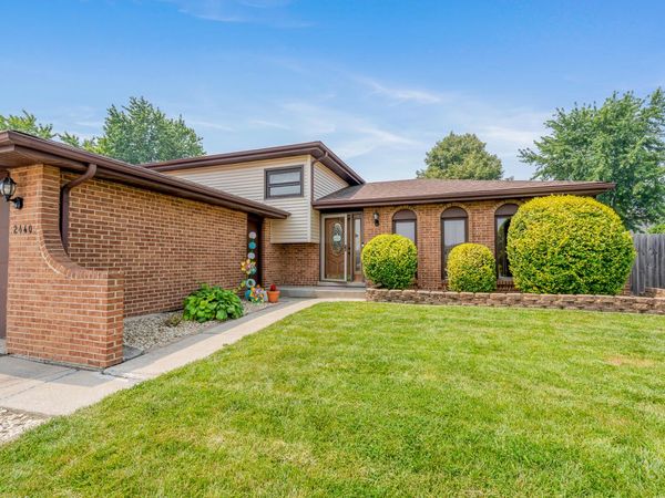 2440 Springhill Drive, Schererville, IN 46375