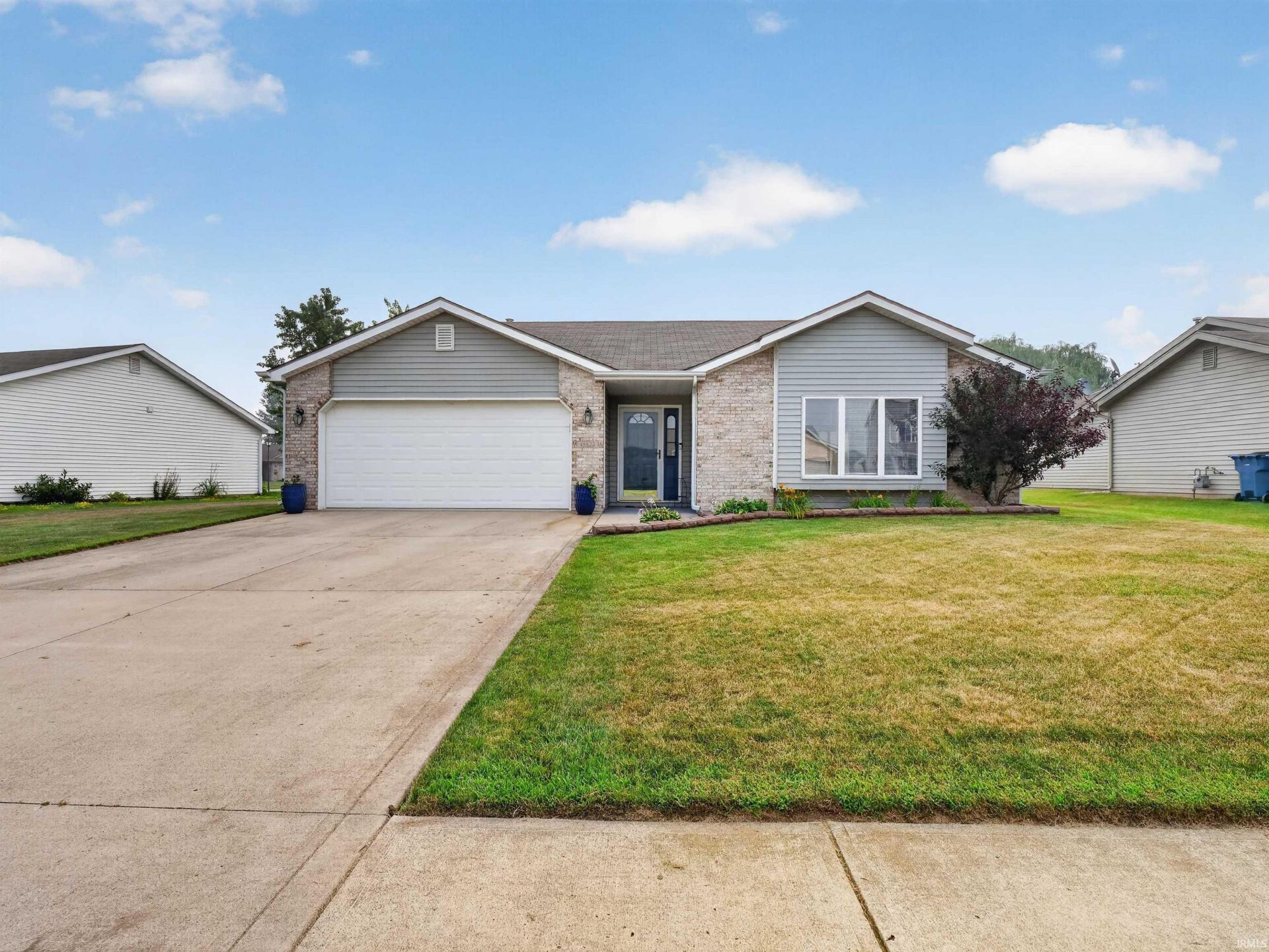 15822 Grand Willow Boulevard, Huntertown, IN 46748 Main Photo