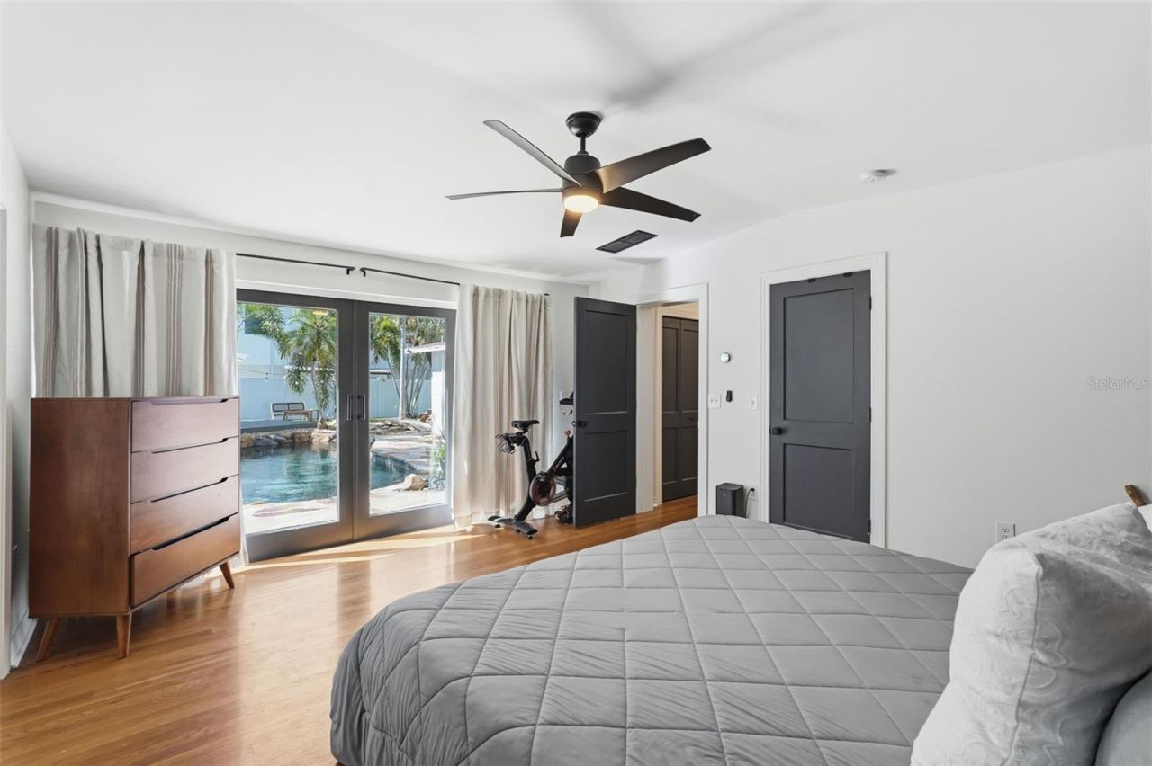 517 Avery Avenue , Crystal Beach, FL 34681 Photo
