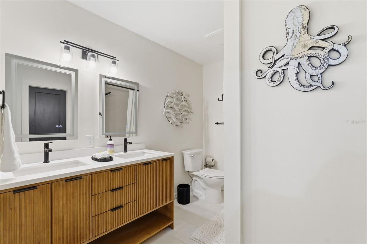 517 Avery Avenue , Crystal Beach, FL 34681 Photo