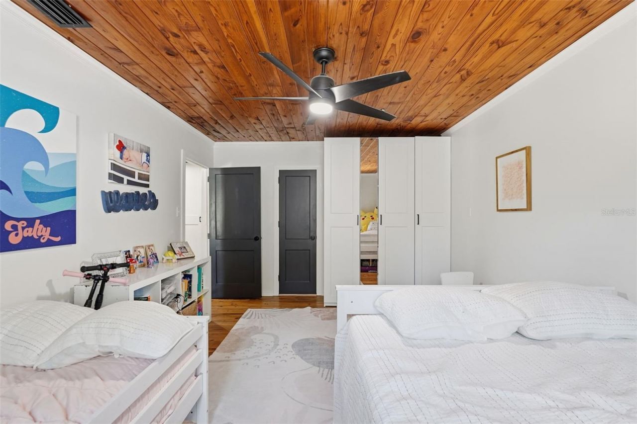 517 Avery Avenue , Crystal Beach, FL 34681 Photo