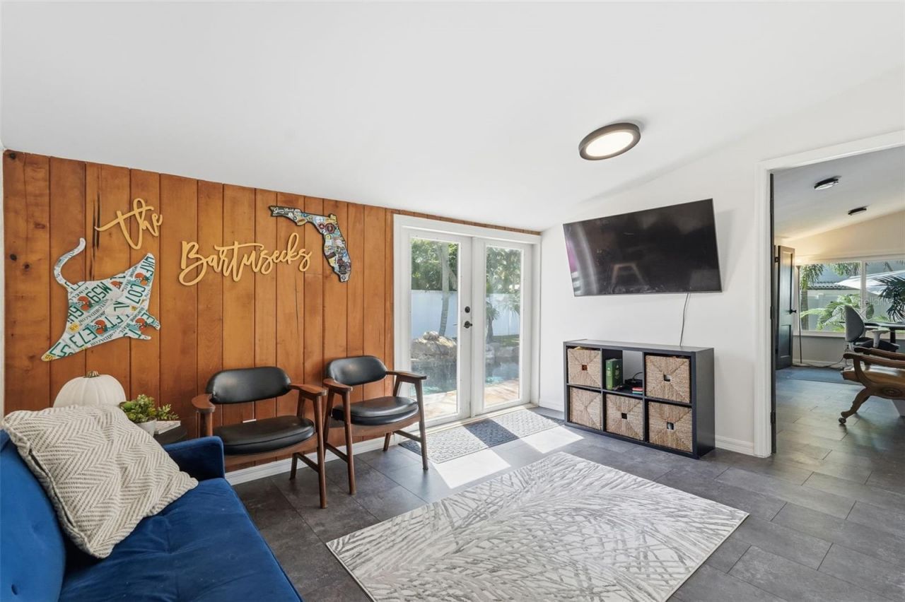 517 Avery Avenue , Crystal Beach, FL 34681 Photo